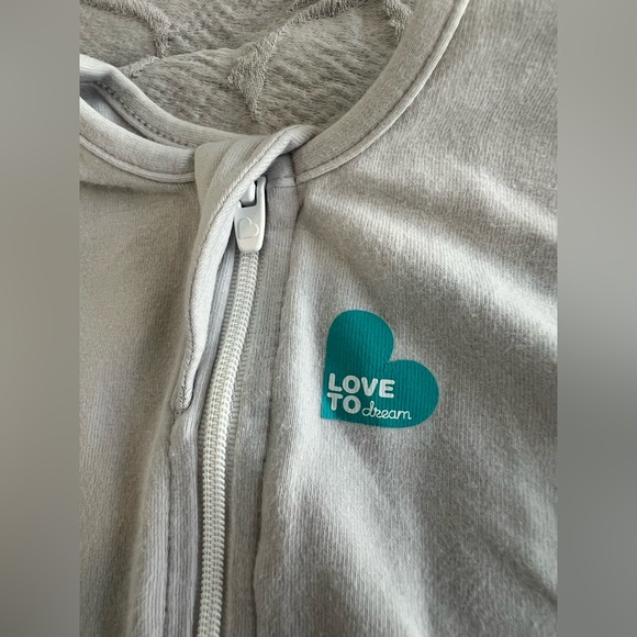 SOLD** Love to Dream Swaddle Bundle 1.0 Tog and 0.5 Tog Size Small (0640) - Picture 4 of 6